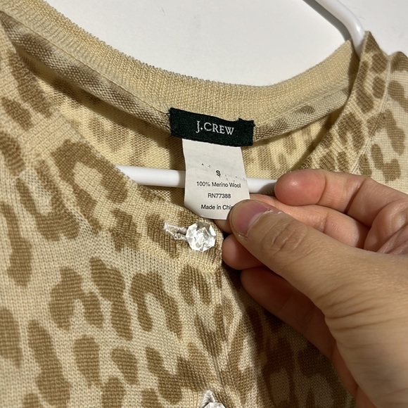 J.Crew Tan Beige Leopard Print 100% Merino Wool Button Down Cardigan Size Small - Picture 4 of 6